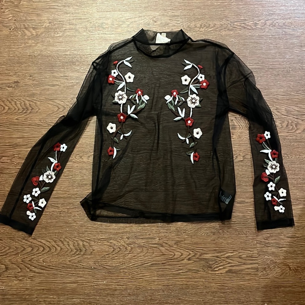 Black mesh long sleeve with flower embroidery